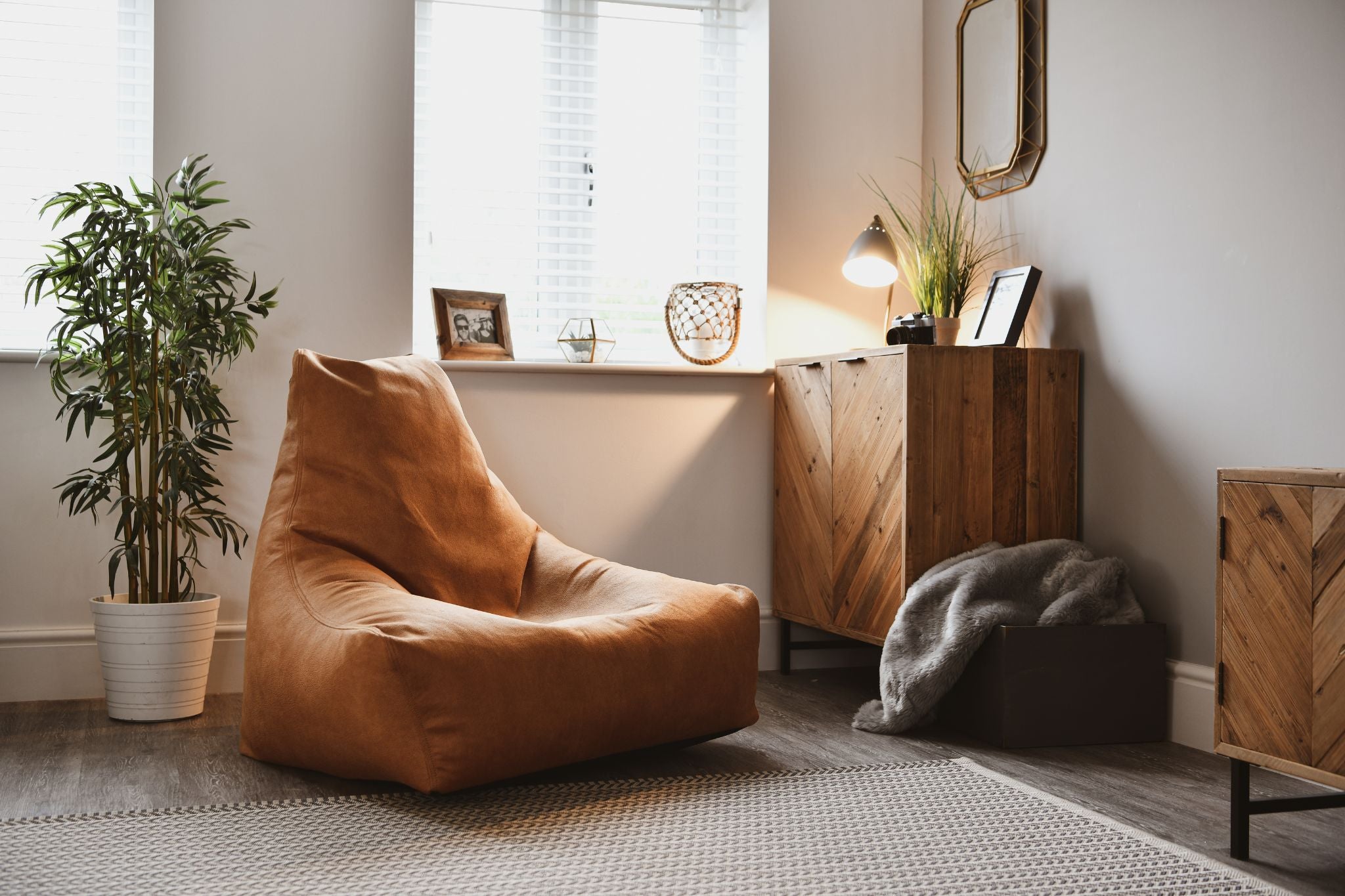 Extreme Lounging Mighty B-Bag Tan Luxury Indoor